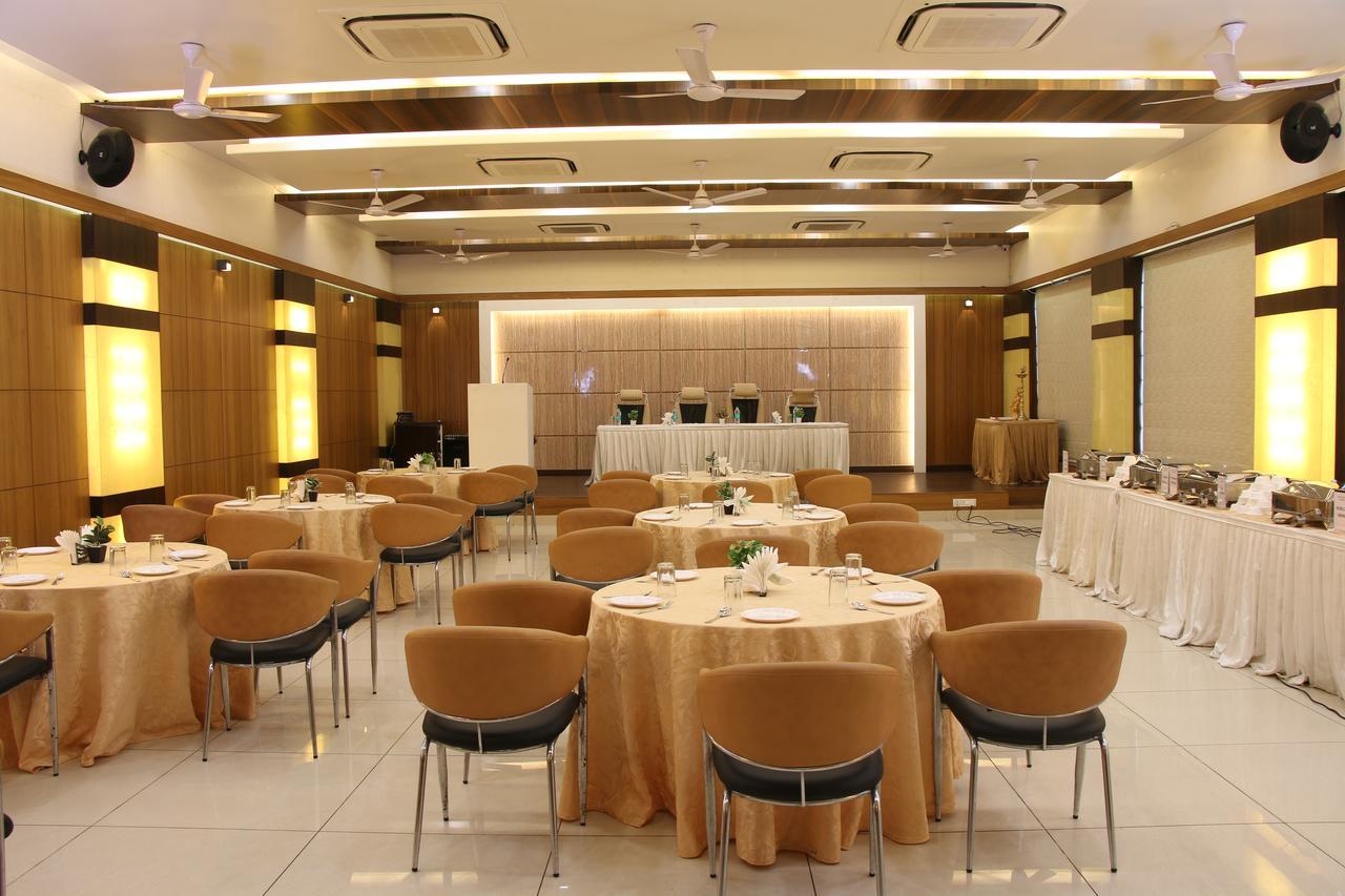 Hotel Deepali Sagar  Luaran gambar